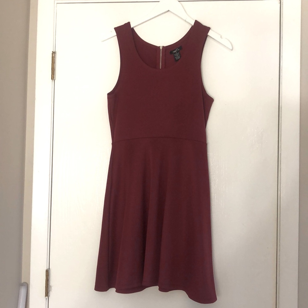 Casual Burgundy Dress w/ Zip Back